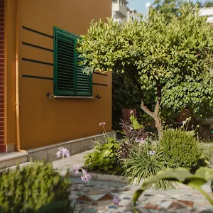  Appartamento Rare With Private Parking & Garden