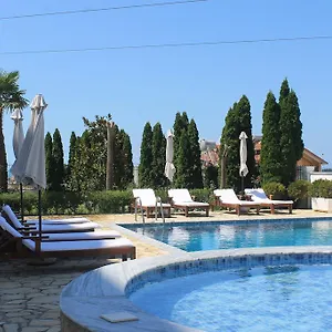 Aleksandrus Jardin Hotel